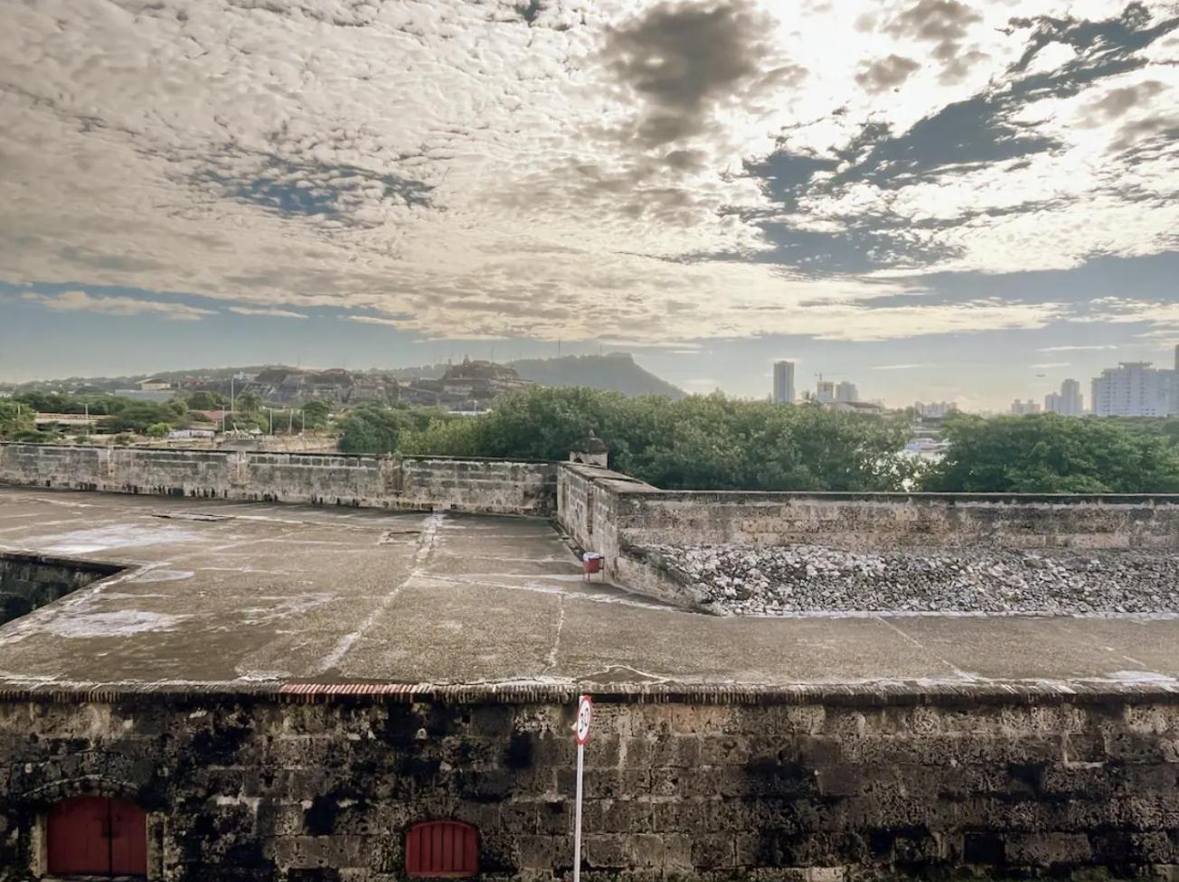 Sunny New In The Old * Cartagena