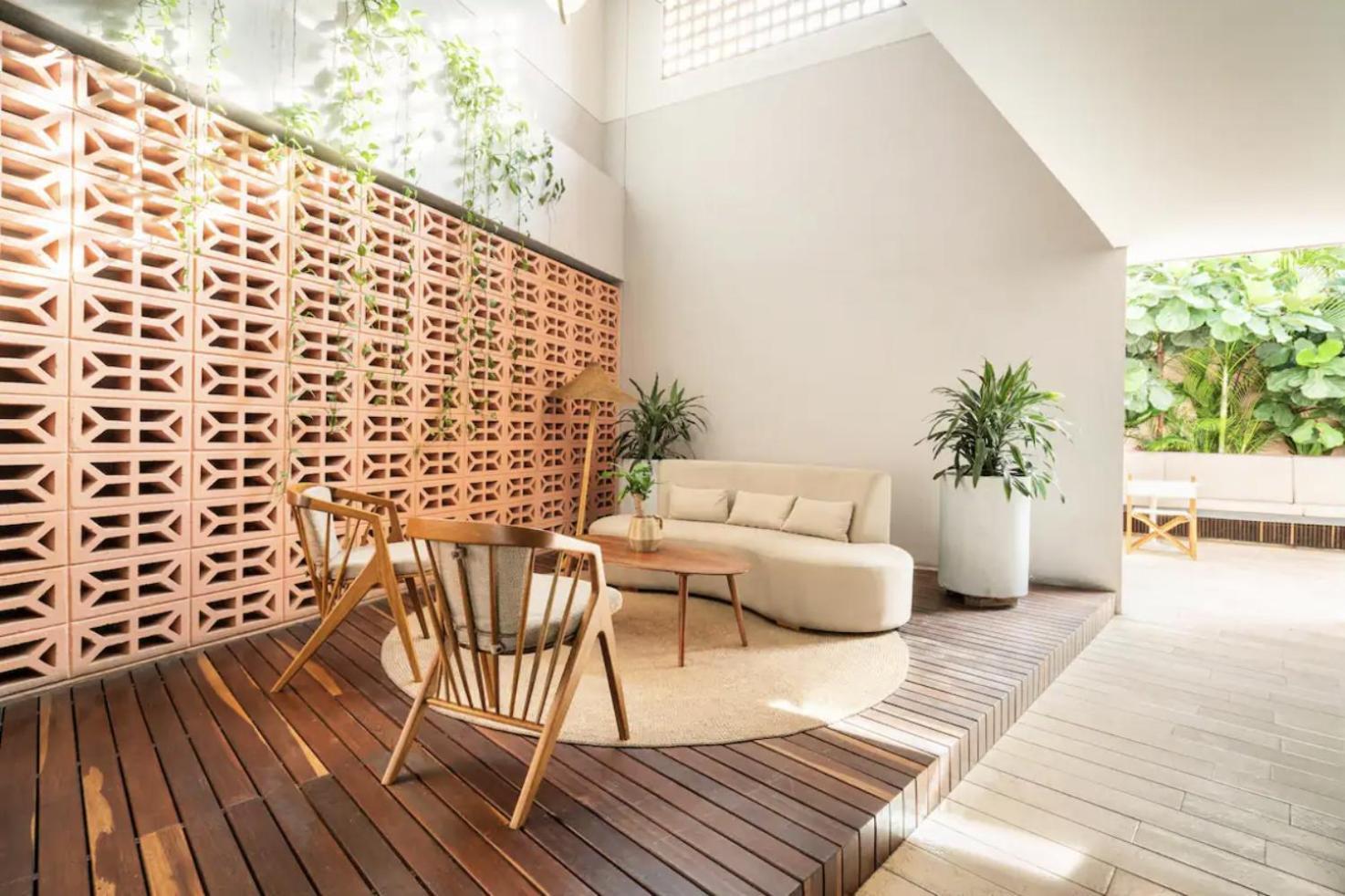 Sunny New In The Old Apartment