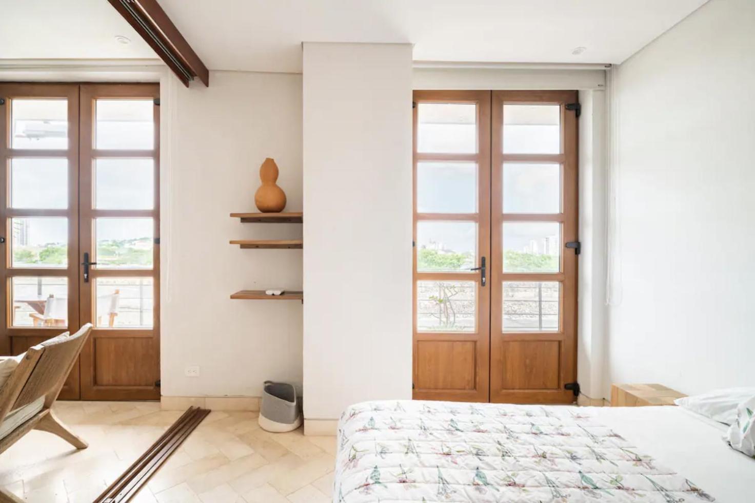 Apartment Sunny New In The Old