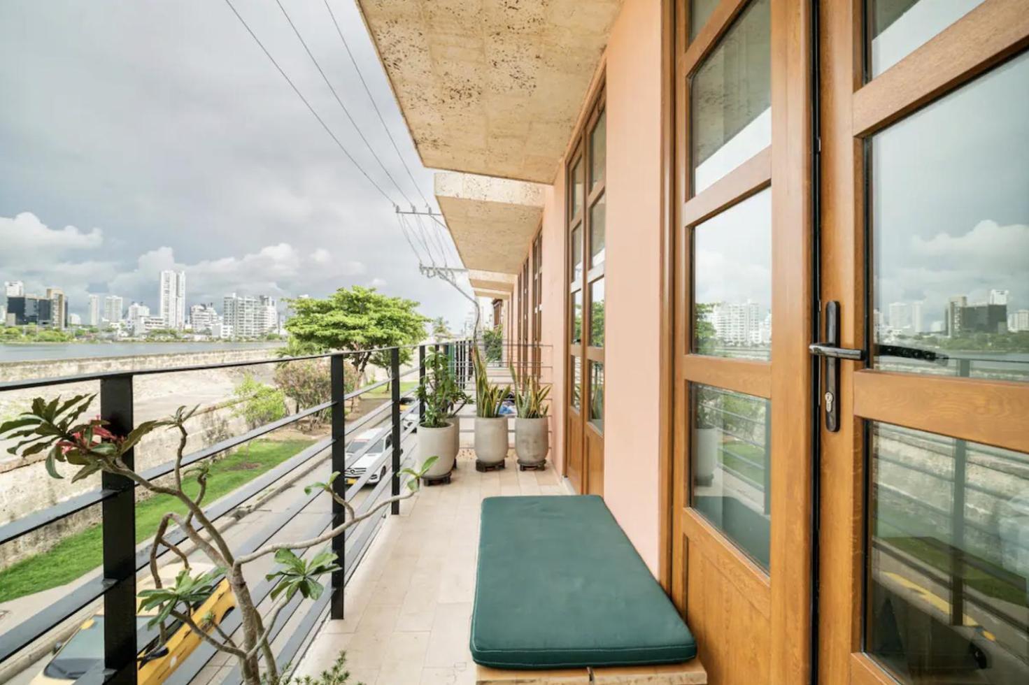 Apartment Sunny New In The Old *