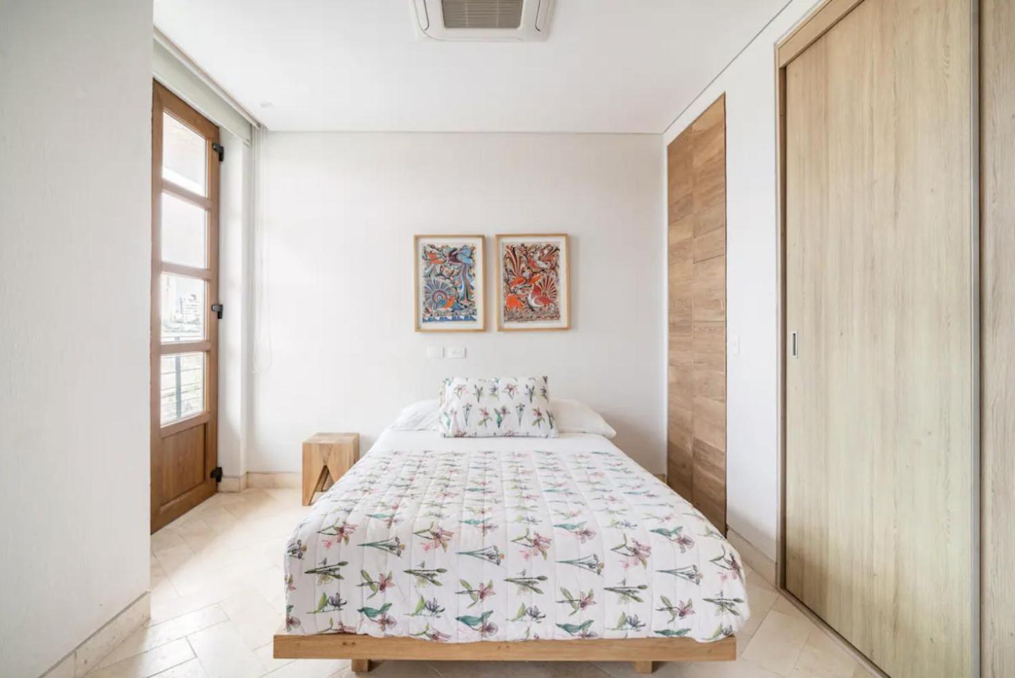 Sunny New In The Old * Cartagena